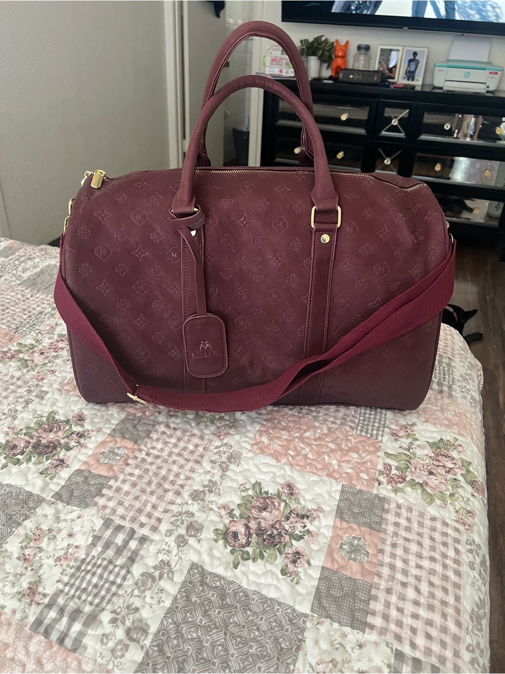 Burgundy Women’s overnight bag with Removable Strap